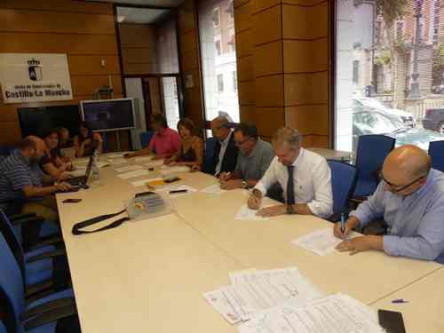 Firma convenio Comercio General Cuenca