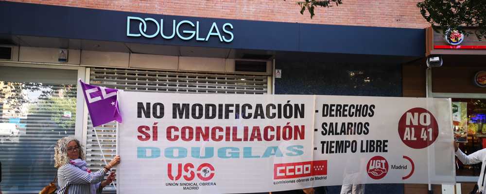 Acuerdo en Douglas perfumerias. Comercio