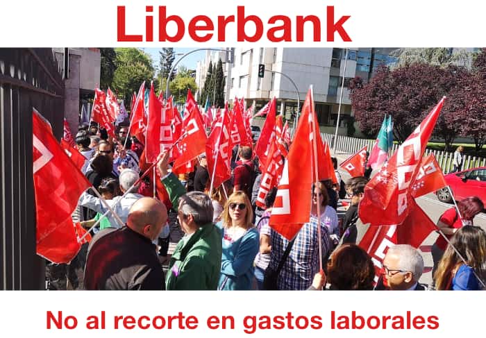 Imagen de Archivo: Concentración contra el ERE en Liberbank Abril 2019 - Flickr Servicios CCOO