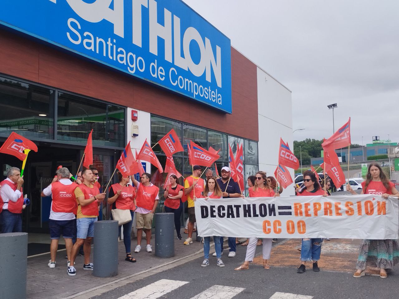 Concentración Decathlon prácticas antisindicais