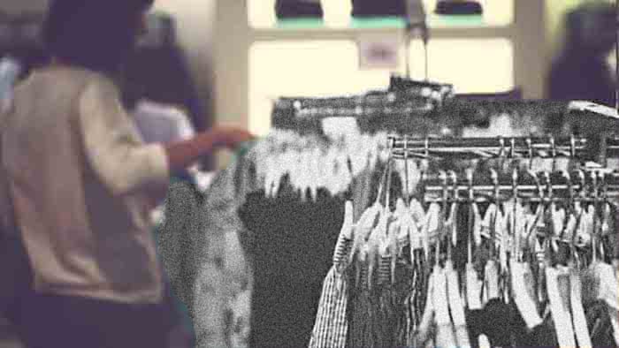 Trabajadora comercio textil