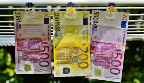 Dinero Euro. Gestión irregular 
