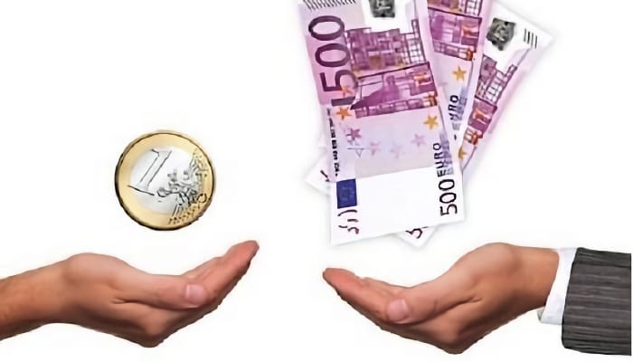 Euros en mano. Salario